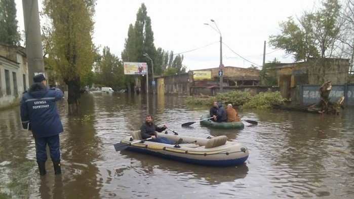 В Одесі поступово ліквідують наслідки стихійного лиха, що накрило місто