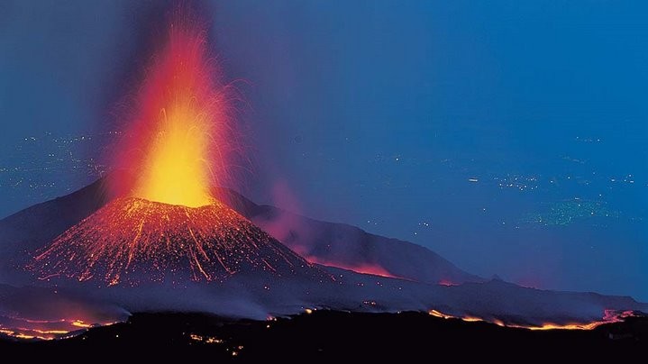 У результаті виверження Етни постраждали щонайменше десять людей