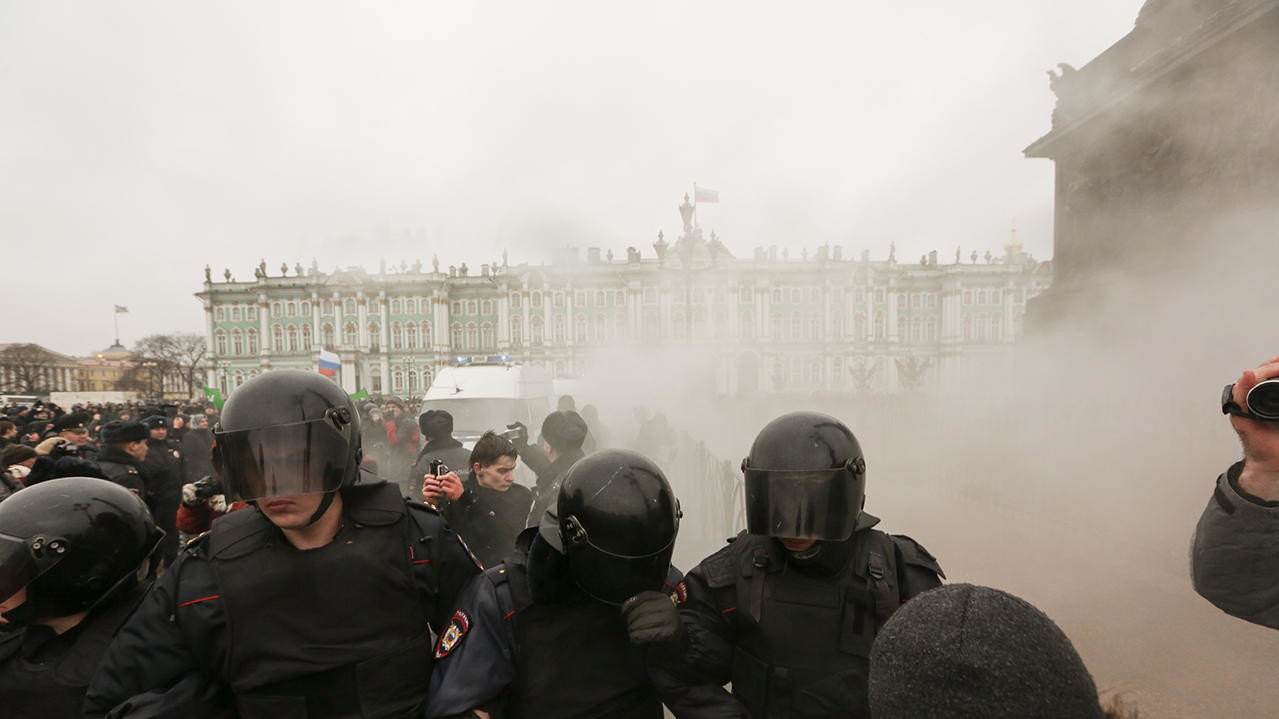 Протести в Росії можуть означати, що Путіну буде не так просто провести свою "коронацію", як він планував.