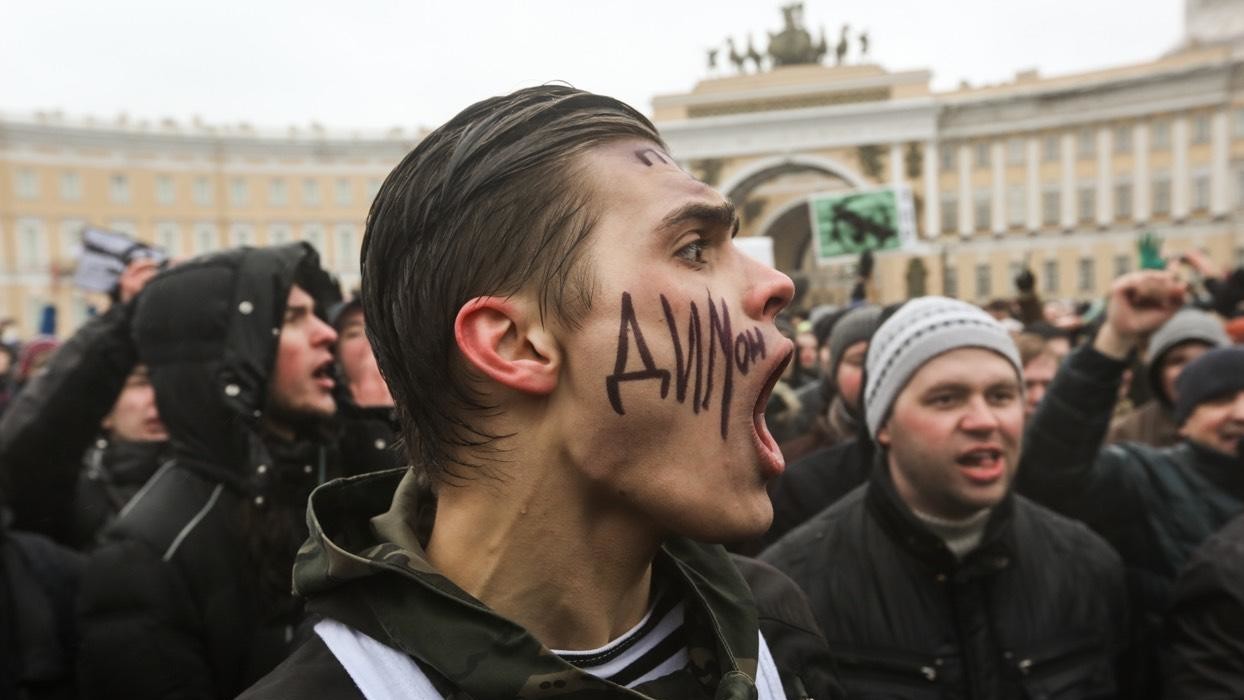 Багато великих російських ЗМІ воліють не помічати масових затримань в містах РФ