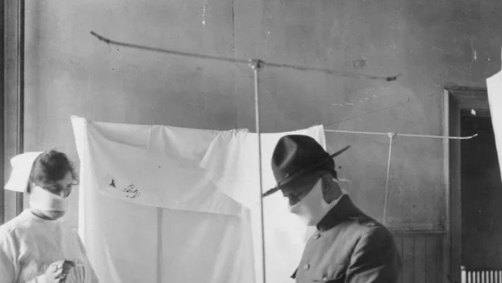 Пандемия испанки, вероятно, началась в США. Заразилась треть населения планеты. Скончались не менее 50 миллионов человек по всему миру