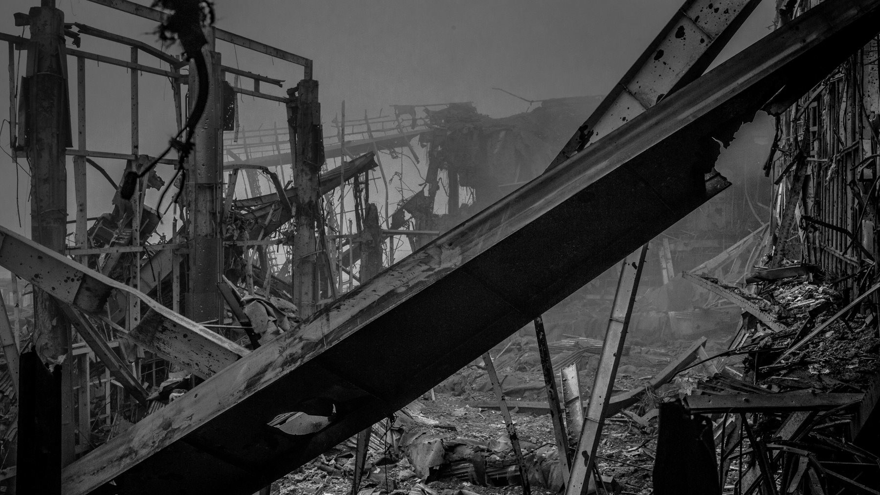 Спостерігачі місії ОБСЄ вперше увійшли в зруйнований аеропорт Донецька