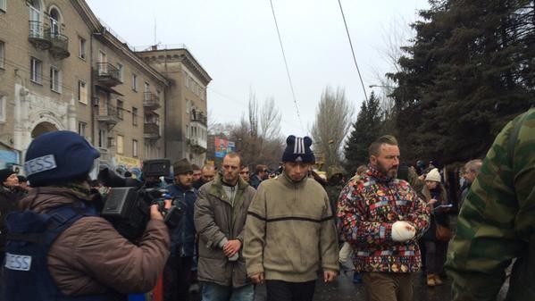 Близько 400 українців залишаються у полоні бойовиків