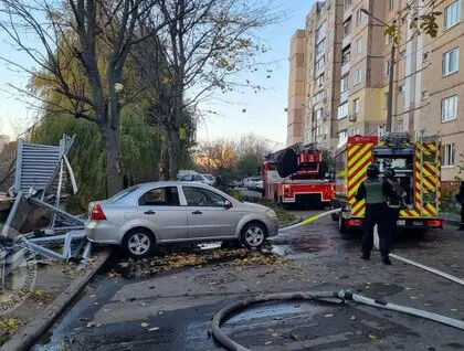 Над Києвом збили понад 30 ударних дронів. У КМВА показали нові фото наслідків