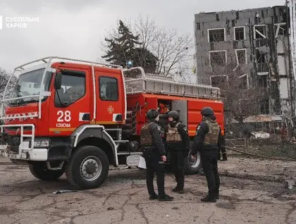 Росіяни зруйнували частину будівлі міської ради в Ізюмі — Зеленський