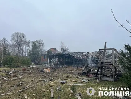 Російські дрони викликали масштабну пожежу у Сумській області і пошкодили базу відпочинку: є фото і відео наслідків
