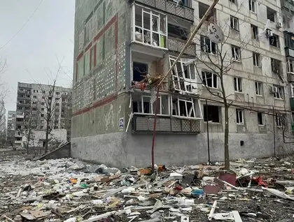 У Покровську між будинками з'являються могили