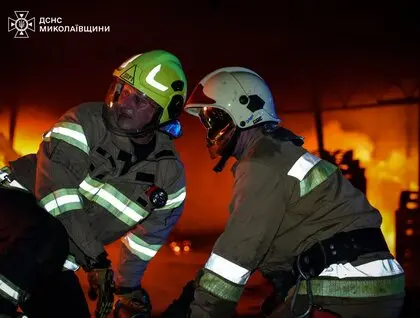 Росіяни вдарили по Миколаєву реактивним дроном невстановленого типу, виникла масштабна пожежа, ДСНС показала наслідки