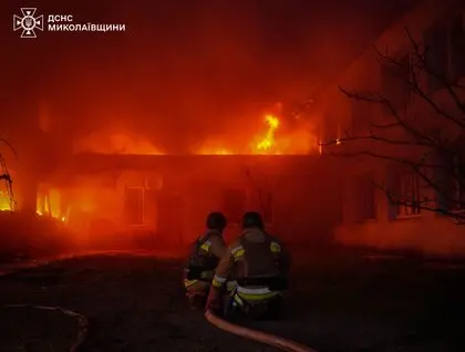 Росіяни вдарили по Миколаєву реактивним дроном невстановленого типу, виникла масштабна пожежа, ДСНС показала наслідки
