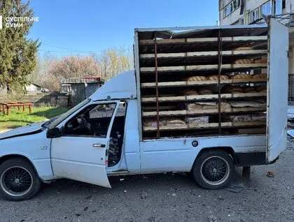 Росіяни вдарили трьома дронами по хлібобулочному підприємству у Сумах. Загинув чоловік