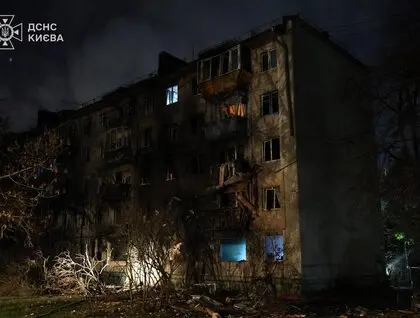 ДСНС показала наслідки масованого удару по Києву: вогнем уражено чимало багатоповерхівок
