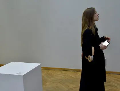 Мистецтво в умовах війни: нова експозиція «Різні місця» відкрилась у Києві