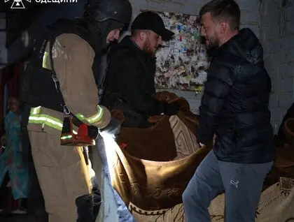 Росіяни масовано атакували Одесу дронами: є влучання по енергетиці та поранені