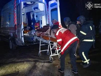 Росіяни масовано атакували Одесу дронами: є влучання по енергетиці та поранені