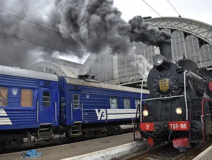 «Чарівний Експрес» Укрзалізниці: у Києві та Львові стартували святкові рейси