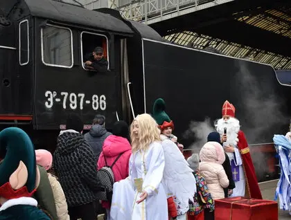«Чарівний Експрес» Укрзалізниці: у Києві та Львові стартували святкові рейси