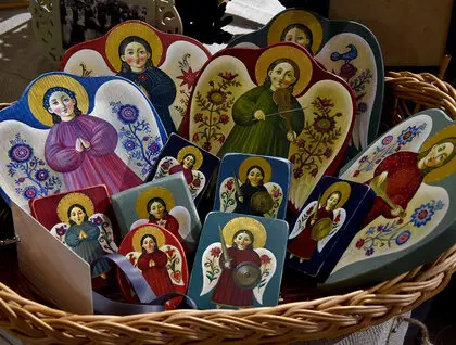 Різдвяні рукотвори з усієї України: в Музеї Івана Гончара проходить традиційний ярмарок