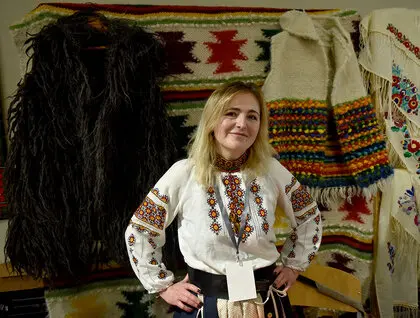 Різдвяні рукотвори з усієї України: в Музеї Івана Гончара проходить традиційний ярмарок