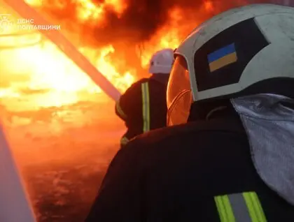 Масований удар РФ по Полтавській області: у ДСНС показали фото масштабних пожеж