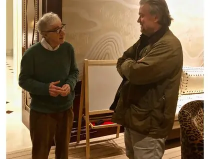 Презерватив із Трампом, мільярдери і знаменитості: з'явилися нові фото із маєтку Епштейна