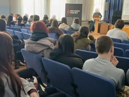 Готувати майбутнє сьогодні: військові ССО провели заняття для старшокласників на Київщині