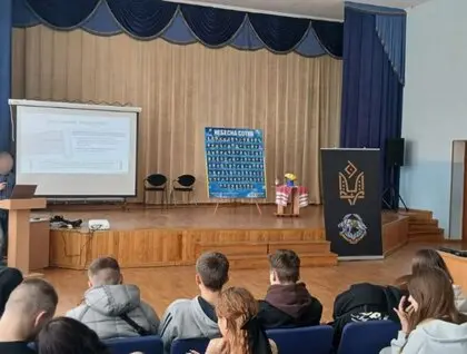 Готувати майбутнє сьогодні: військові ССО провели заняття для старшокласників на Київщині