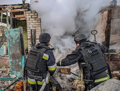 Зруйновані будинки та загибла людина: ДСНС показали фото наслідків обстрілу РФ Сумської області
