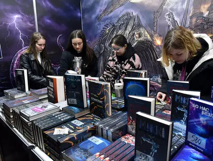 Кольори та відлуння: як «Книжкова країна» у Києві об’єднує мистецтво, кіно та пам'ять