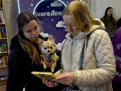 Кольори та відлуння: як «Книжкова країна» у Києві об’єднує мистецтво, кіно та пам'ять