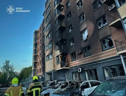 Пошкоджені будинки та семеро поранених у Київській області: ДСНС опублікувала фото наслідків