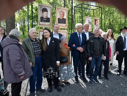 «Кожен рік забирає свідків»: у Бабиному Яру вшанували праведників України