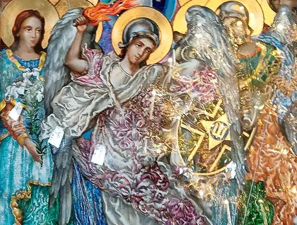 У Трапезній палаті Лаври освятили та передали ікони для українських воїнів