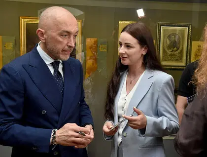 Крізь століття та океан: у Києві вперше показали канадську колекцію артефактів УНР