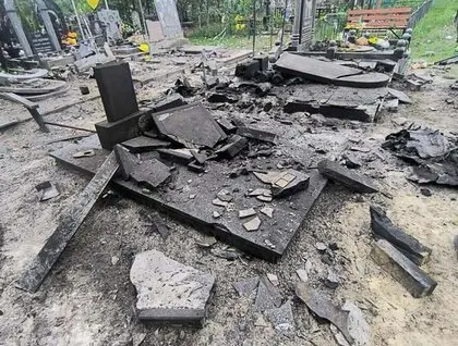 У Чернігівській області дрони влучили у кладовище: пошкоджено могили полеглих військових