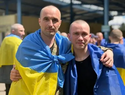 В Україну з полону РФ повернулися 185 захисників. Серед звільнених учасник повітряного мосту до Азовсталі