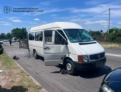 Російський дрон влучив у маршрутку в Запоріжжі: двоє людей загинули та шестеро — поранено