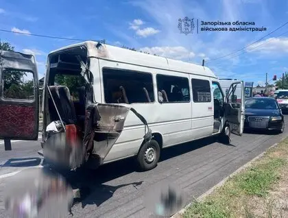 Російський дрон влучив у маршрутку в Запоріжжі: двоє людей загинули та шестеро — поранено