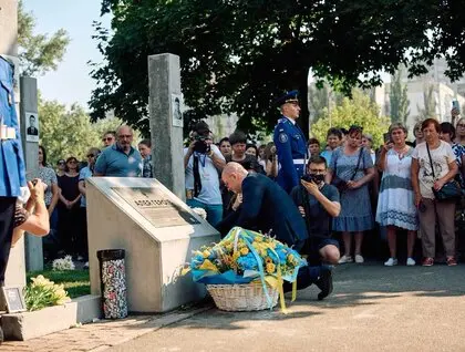 Замість вшанування — скарги: чому родичі полеглих воїнів вимагають демонтувати портрети з Алеї Героїв