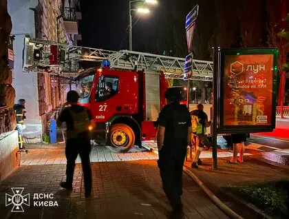 Масштабна атака на Київ: руйнування в багатьох районах столиці, ДСНС оприлюднила фото наслідків
