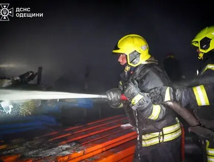 Росія завдала ракетного удару по складах із продуктами в Одеській області: є поранені