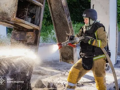 Росіяни атакували дронами АЗС у Харкові: постраждала працівниця