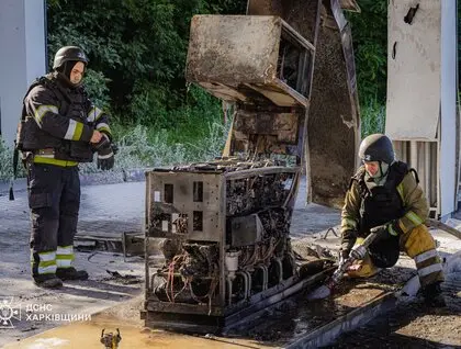 Росіяни атакували дронами АЗС у Харкові: постраждала працівниця