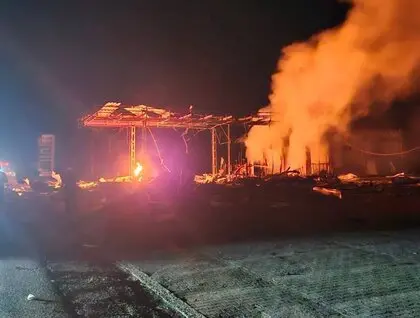 Росіяни масовано атакували АЗС та енергетику в Одеській області: 11 поранених