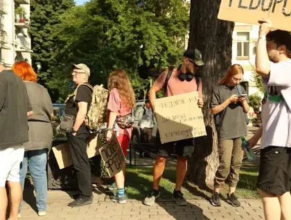 «Не чіпайте Федорова»: у Києві та інших містах мітингують проти відставки міністра