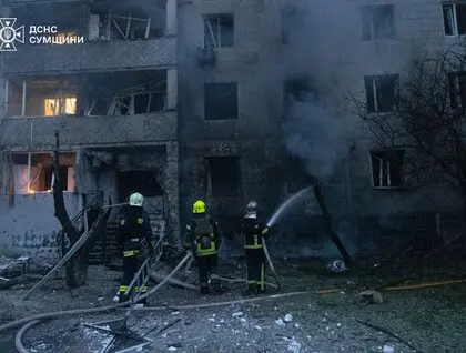 У Сумах внаслідок атаки РФ пошкоджені будинок і ТЦ, серед постраждалих четверо дітей: фото наслідків