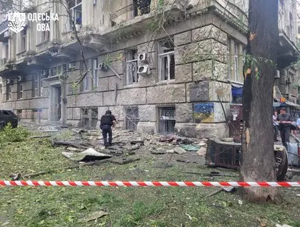 Росіяни вдарили по Одесі, є постраждалі