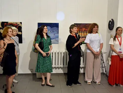 У Києві розпочала роботу виставка «Діалог у кольорі», присвячена культурному різноманіттю Запорізького краю