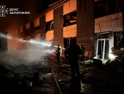 Окупанти обстріляли Суми та Запоріжжя: під удар потрапили АЗС і торговельний центр, є загиблі