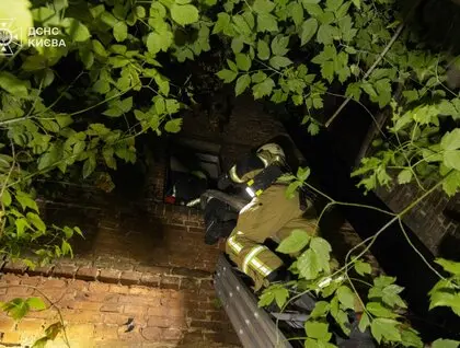 Пожежі та руйнування у трьох районах Києва: ДСНС показала наслідки ворожої атаки на столицю