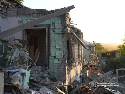 Окупанти вдарили КАБ і дронами по Запоріжжю: зруйновано будинок, є загиблий